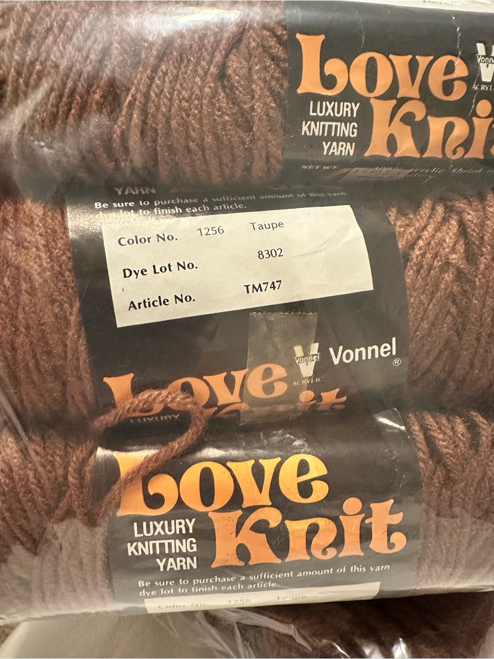 Vonnel Love Knit Luxury Knitting Yarn, Taupe Acrylic 4-Ply 6 Skein Lot TM747